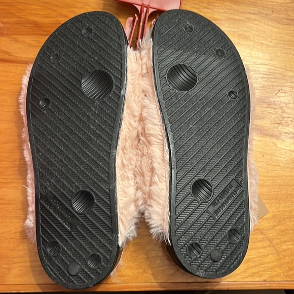 Pink slippers - Picture 4 of 5